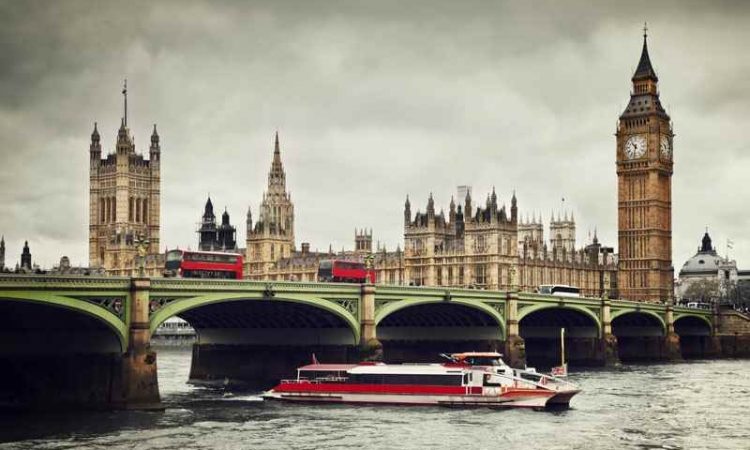 Cheap Flights from Auckland to UK