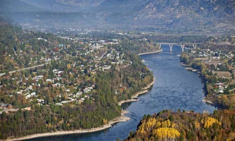 Cheap Flights from Mackay to Castlegar