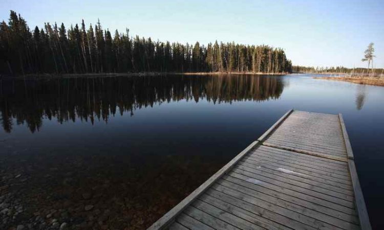 Cheap Flights from Mackay to Manitoba