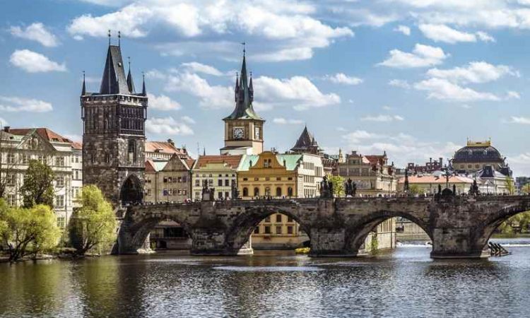 Cheap Flights from Toronto to Prague