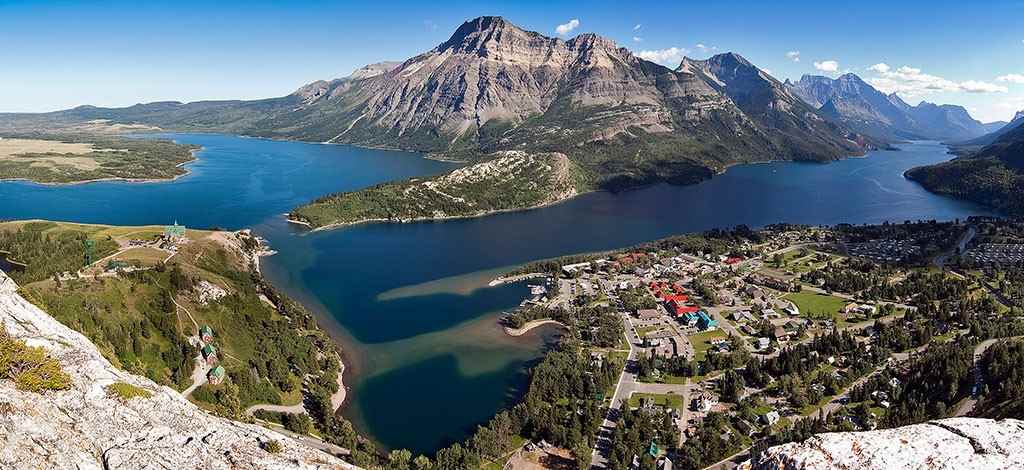 23 Incredible Canadian Hotels You Must Visit